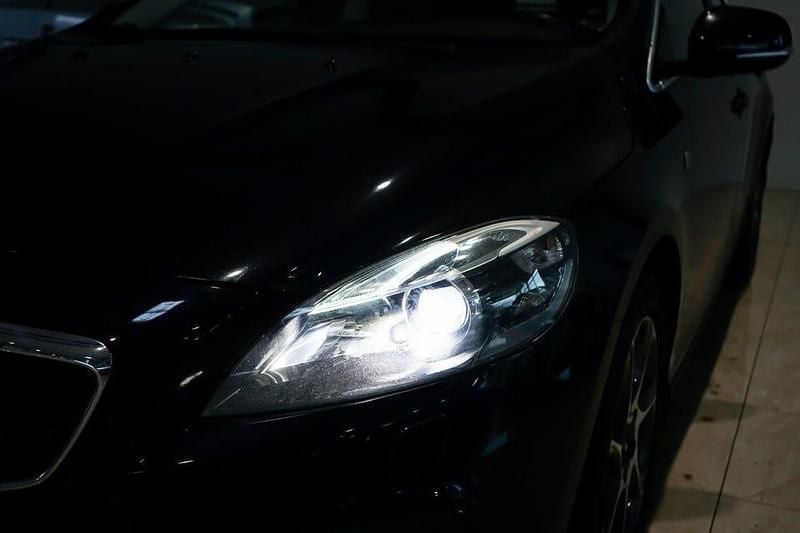 Begagnad Volvo V40 CC Ocean Race 150 HK (110 kW) 2015 Svart Kombi