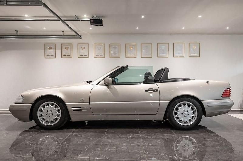 Begagnad Mercedes SL500 320 HK (235 kW) 1997 Silver Cab