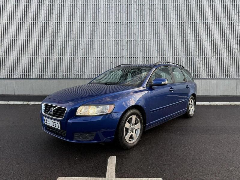 Blå Begagnad 2010 Volvo V50 Kombi | 23 900 kr (Superpris) - Bild 1/4
