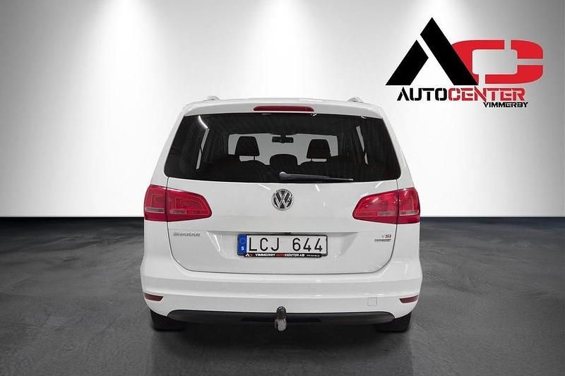 Begagnad VW Sharan 150 HK (110 kW) 2010 Vit Minibuss
