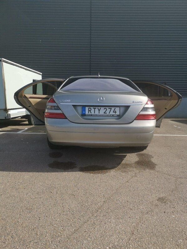 Grå Begagnad 2007 Mercedes S500 Sedan | 90 000 kr (Bra pris) - Bild 1/4