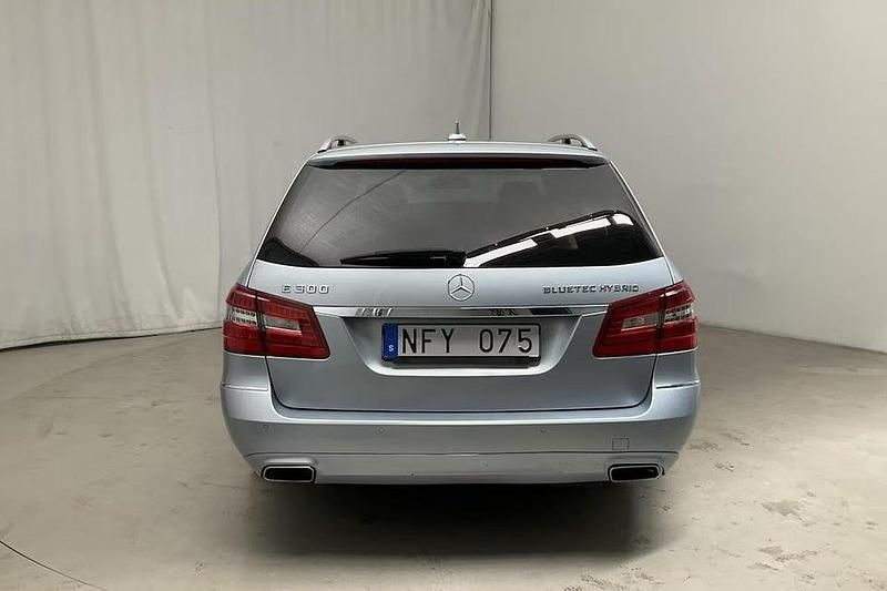 Begagnad Mercedes E300 231 HK (169 kW) 2013 Silver Kombi