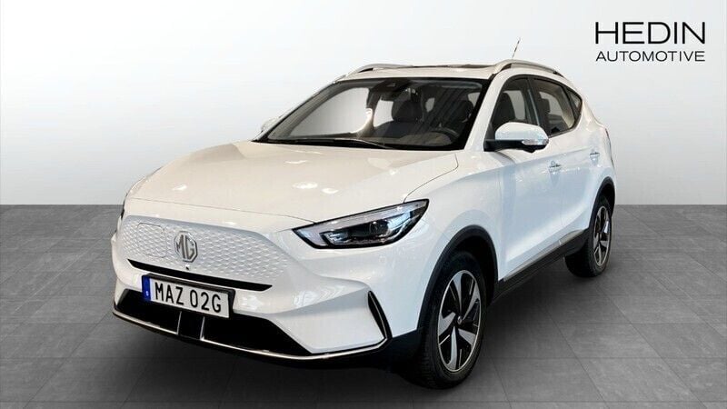 Vit (white) Begagnad 2022 MG ZS Luxury Sedan | 244 900 kr (Superpris) - Bild 1/4