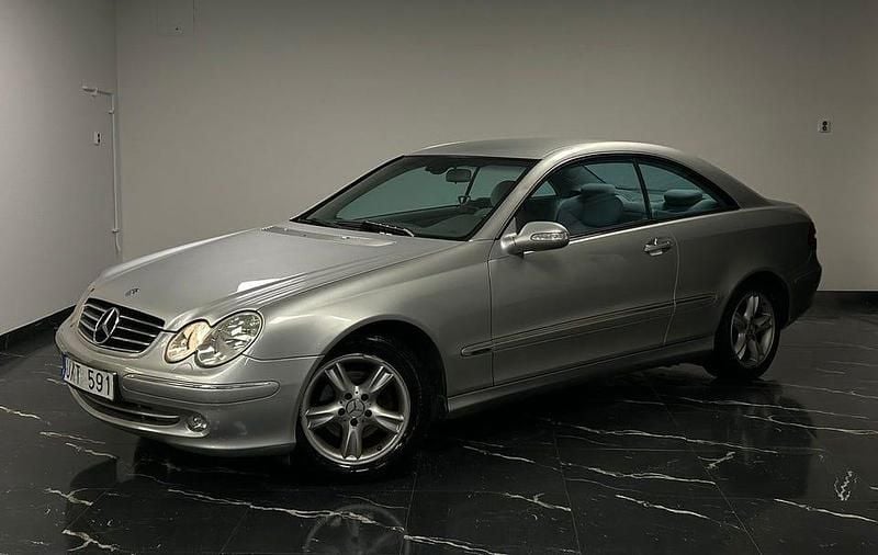 Silver Begagnad 2003 Mercedes CLK200 Avantgarde Sportkupé | 39 900 kr (Marknadspris) - Bild 1/4