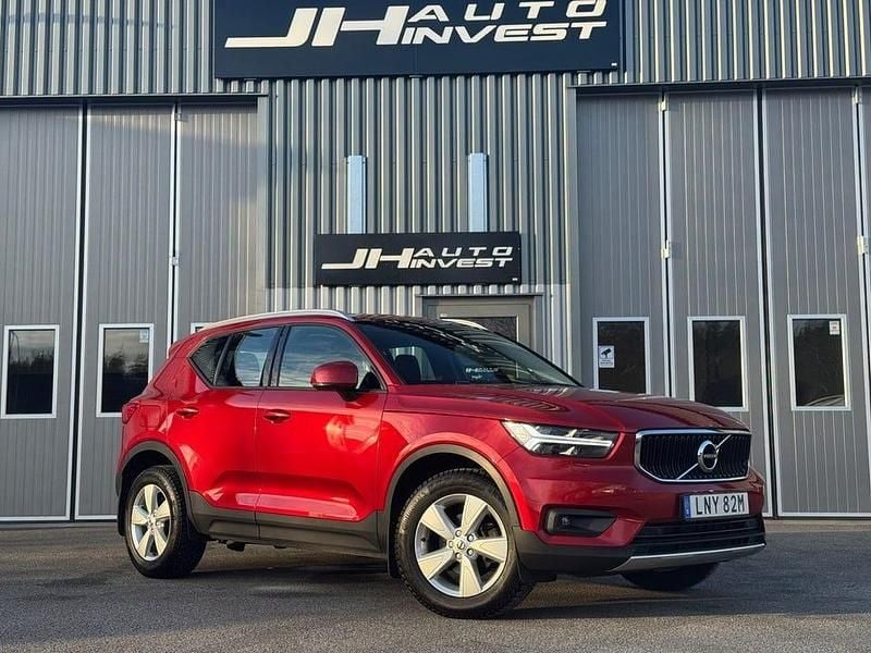 Röd Begagnad 2020 Volvo XC40 Momentum SUV | 269 900 kr (Marknadspris) - Bild 1/4