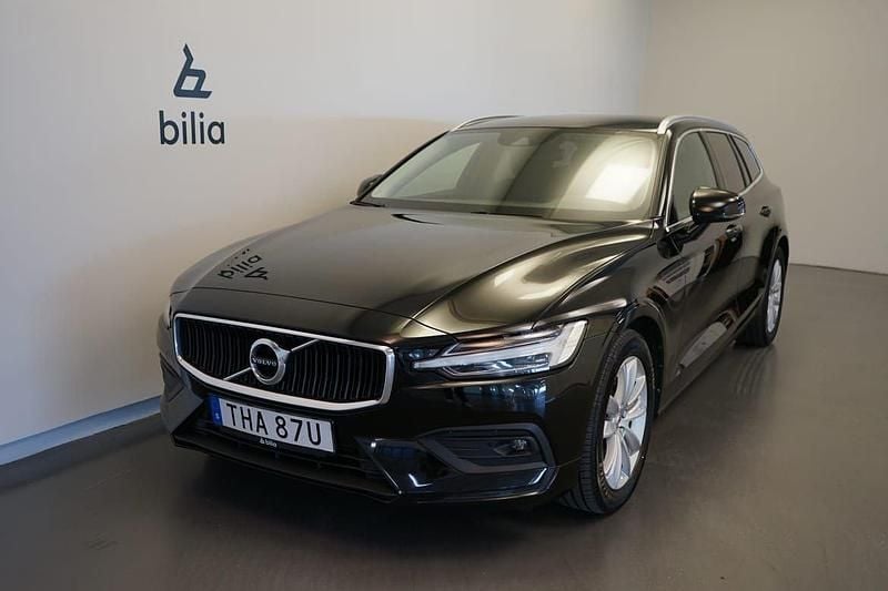 Svart Begagnad 2021 Volvo V60 Momentum Kombi | 299 500 kr (Bra pris) - Bild 1/3