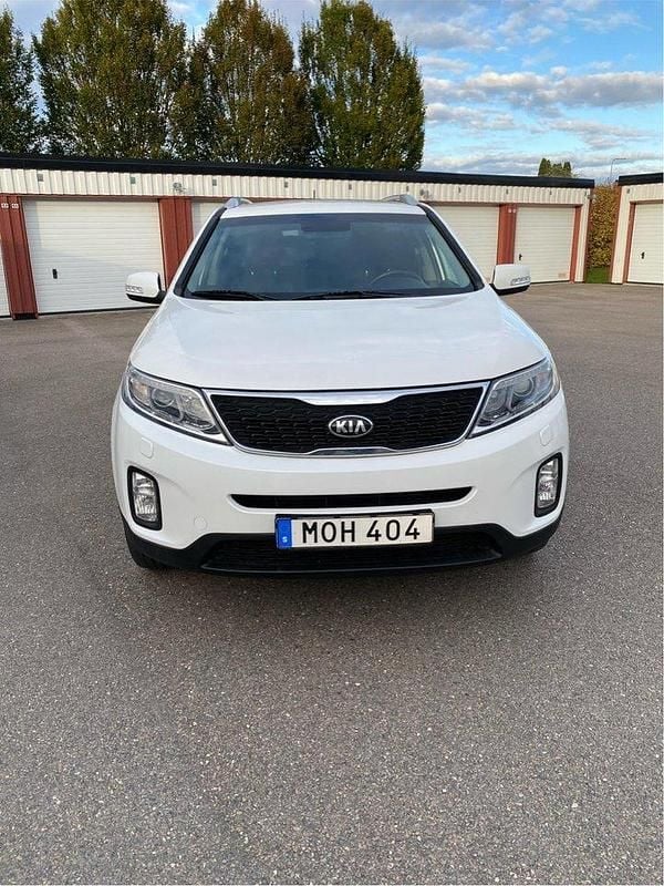 Vit Begagnad 2014 Kia Sorento SUV | 139 000 kr (Marknadspris) - Bild 1/4