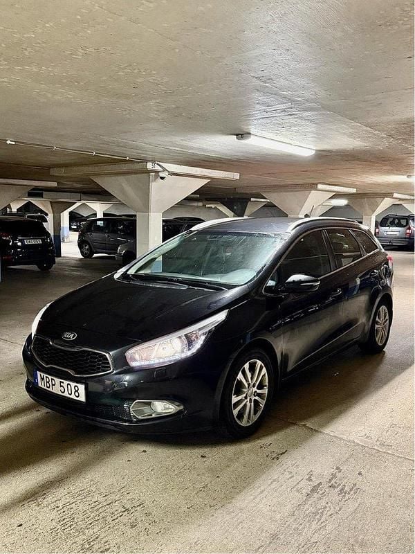 Svart Begagnad 2015 Kia Ceed Sportswagon Kombi | 78 000 kr (Bra pris) - Bild 1/4