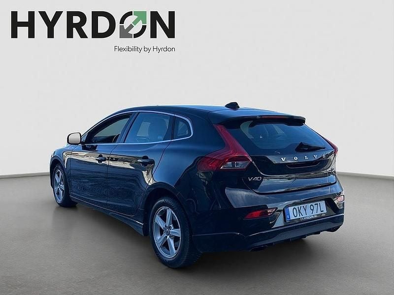 Begagnad Volvo V40 Summum 116 HK (85 kW) 2013 Svart Halvkombi