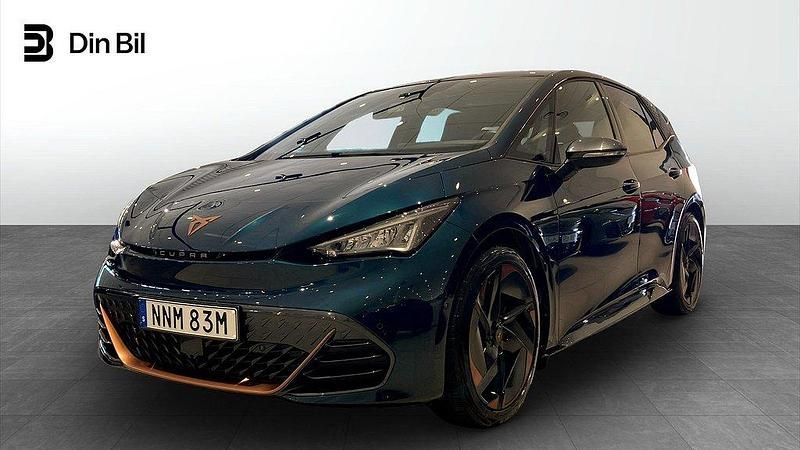 Blå (aurora blue metallic) Begagnad 2022 Cupra Born e-Boost Halvkombi | 279 900 kr (Marknadspris) - Bild 1/4