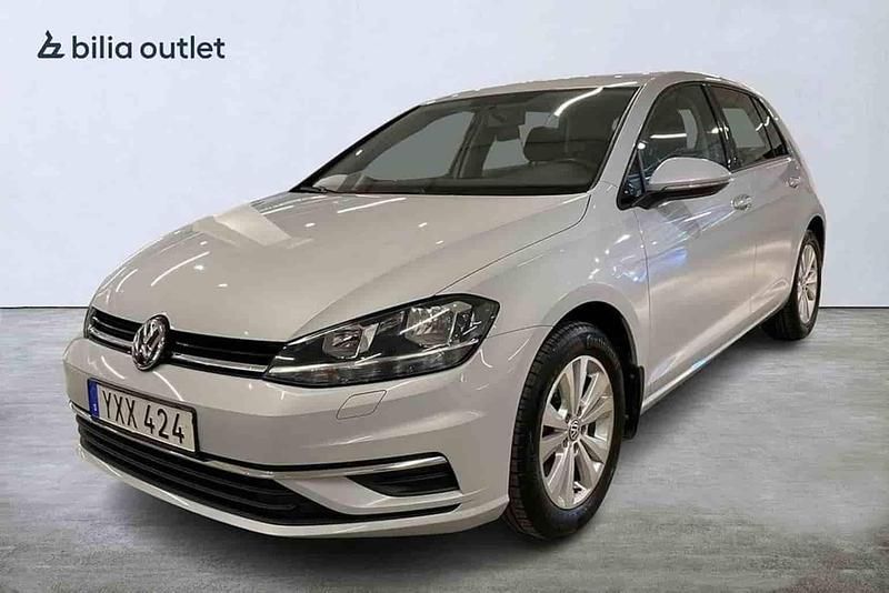 Grå Begagnad 2018 VW Golf VII Halvkombi | 169 900 kr (Marknadspris) - Bild 1/1