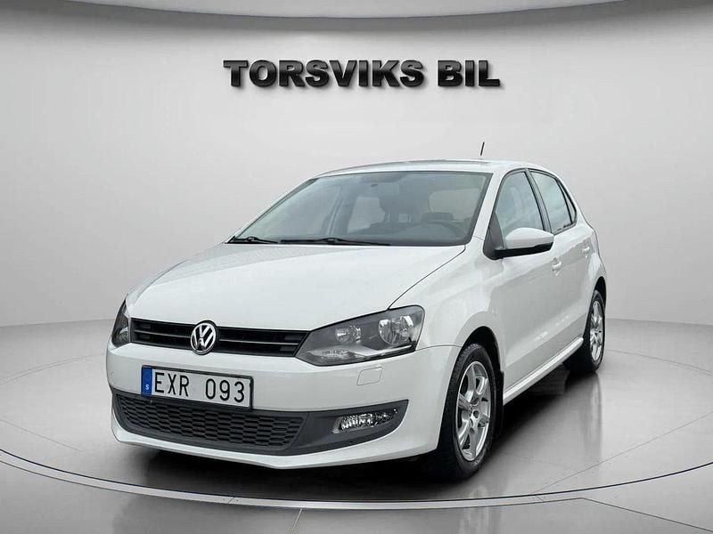 Vit Begagnad 2010 VW Polo Halvkombi | 79 900 kr (Marknadspris) - Bild 1/4