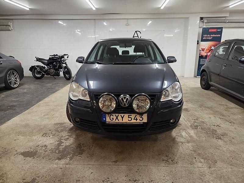 Begagnad VW Polo Comfortline 80 HK (58 kW) 2008 Grå Halvkombi