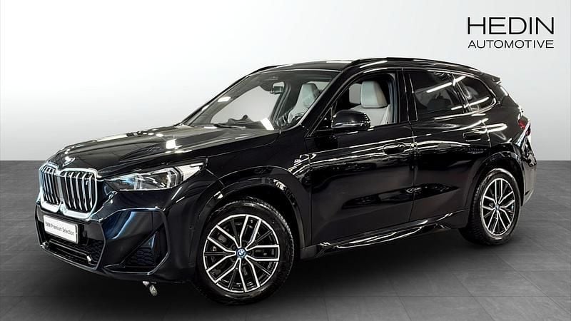 Begagnad BMW iX1 M Sport 230 kW (313 HK) 2023 Svart SUV
