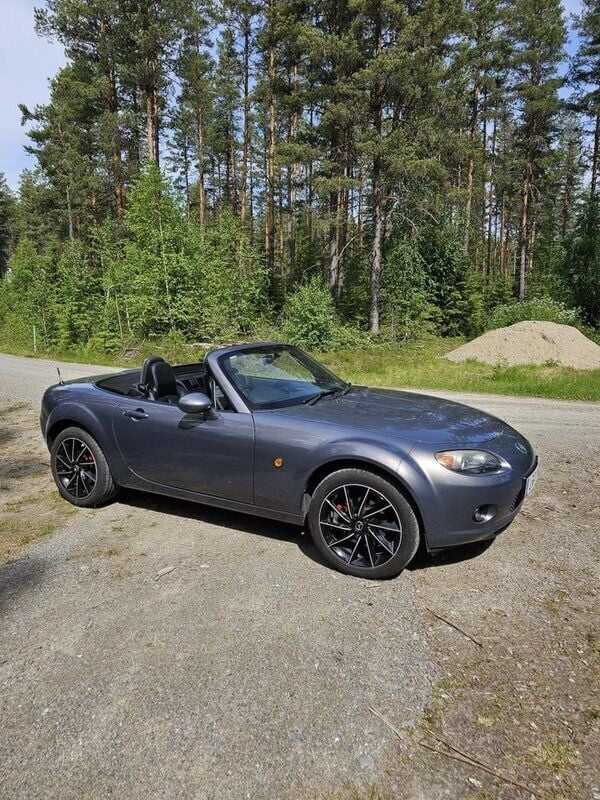 Grå Begagnad 2006 Mazda MX5 Cab | 50 000 kr - Bild 1/4