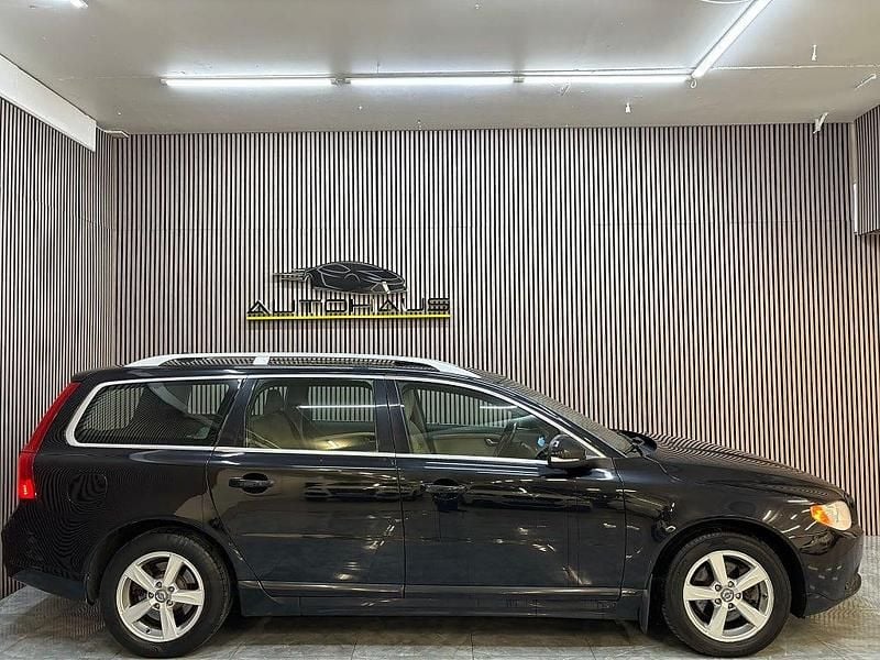 Begagnad Volvo V70 Summum 163 HK (119 kW) 2013 Svart Kombi