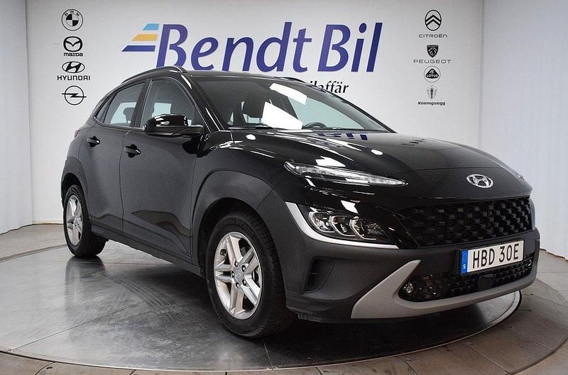 Svart Begagnad 2022 Hyundai Kona Essential SUV | 219 500 kr (Dyr) - Bild 1/3