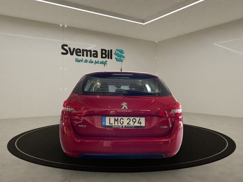 Begagnad Peugeot 308 Active 111 HK (81 kW) 2016 Ultimate red metallic Kombi