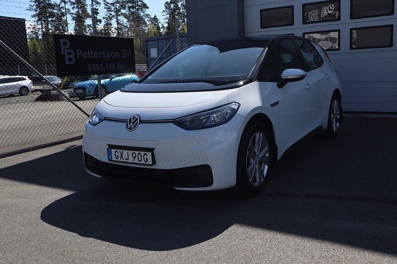 Vit (vit metallic) Begagnad 2020 VW ID.3 Pro Performance Halvkombi | 199 000 kr (Marknadspris) - Bild 1/4
