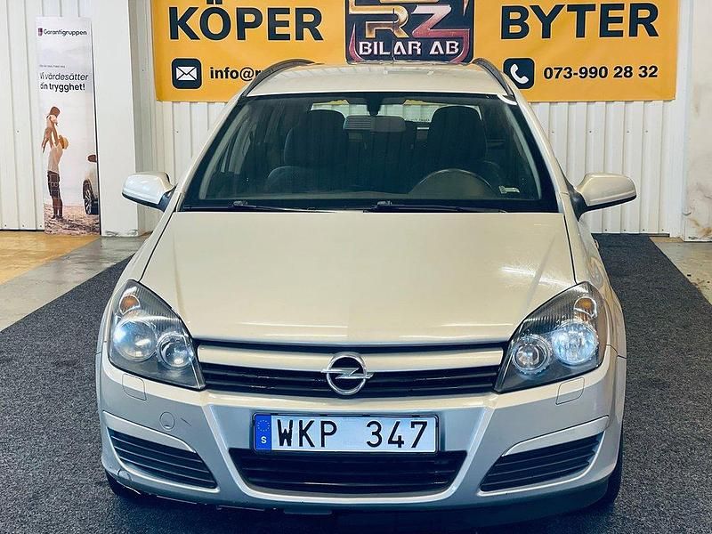 Grå Begagnad 2004 Opel Astra Kombi | 27 900 kr (Marknadspris) - Bild 1/4