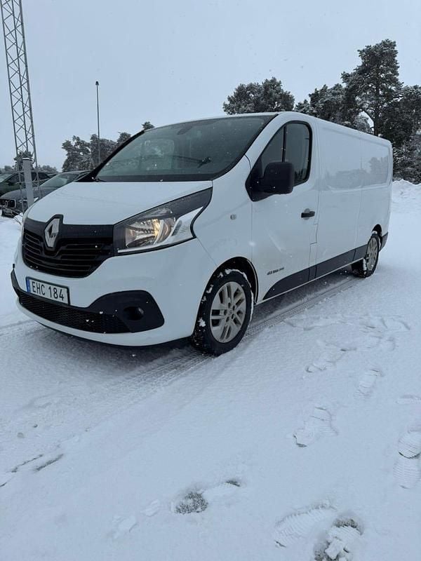 Begagnad Renault Trafic 120 HK (88 kW) 2015 Minibuss