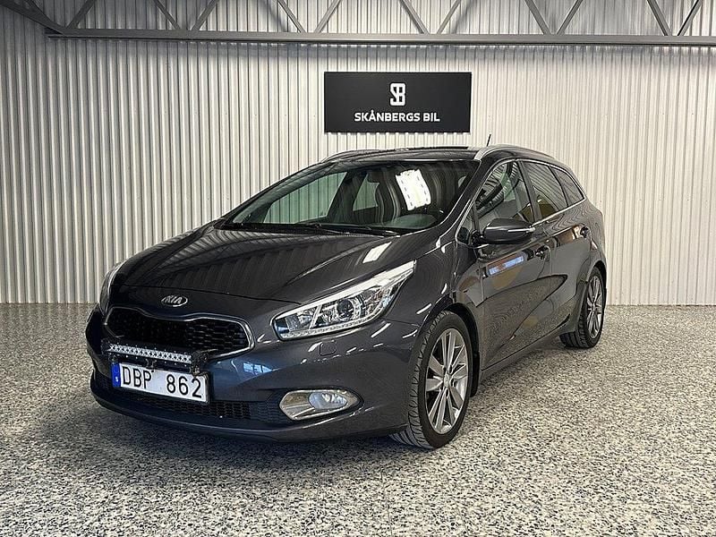 Grå Begagnad 2013 Kia Ceed Sportswagon Comfort Kombi | 69 900 kr (Marknadspris) - Bild 1/4