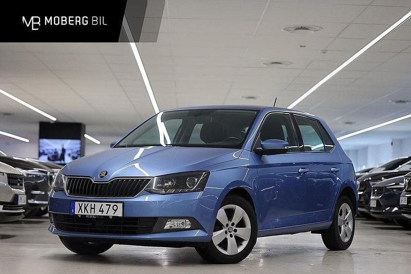 Blå Begagnad 2015 Skoda Fabia Style Halvkombi | 74 900 kr (Marknadspris) - Bild 1/3