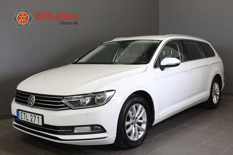 Vit Begagnad 2015 VW Passat Kombi | 124 900 kr (Bra pris) - Bild 1/4