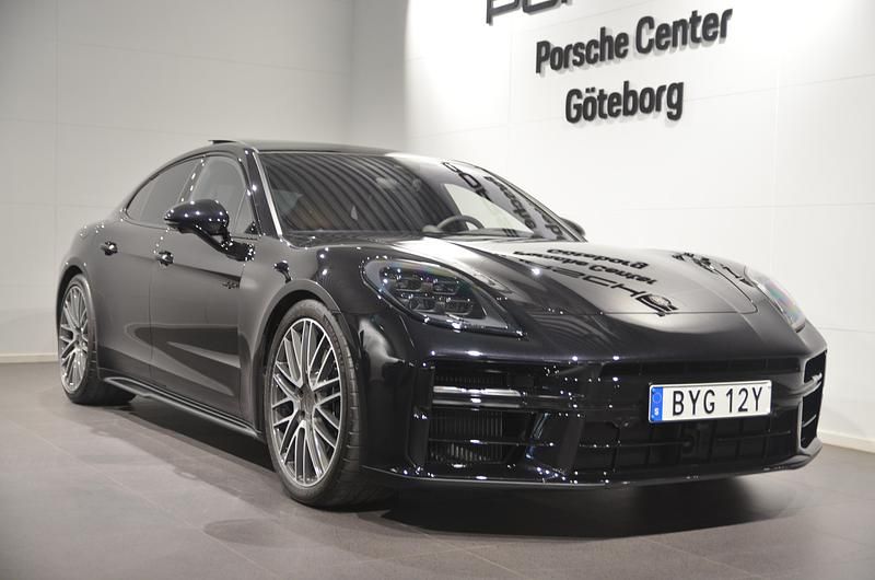 Begagnad Porsche Panamera Turbo E-Hybrid 2024 Svart Sedan