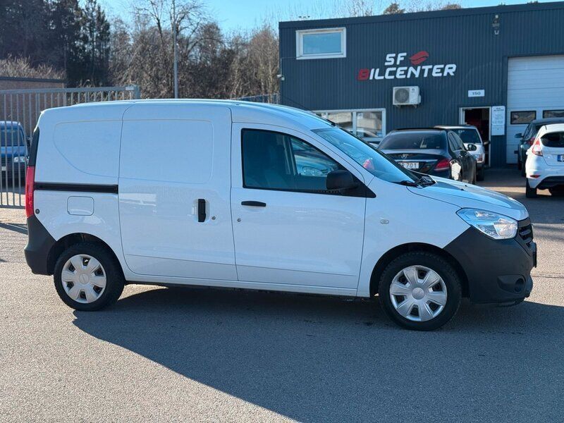Vit Begagnad 2015 Dacia Dokker Express Van | 34 900 kr (Marknadspris) - Bild 1/4