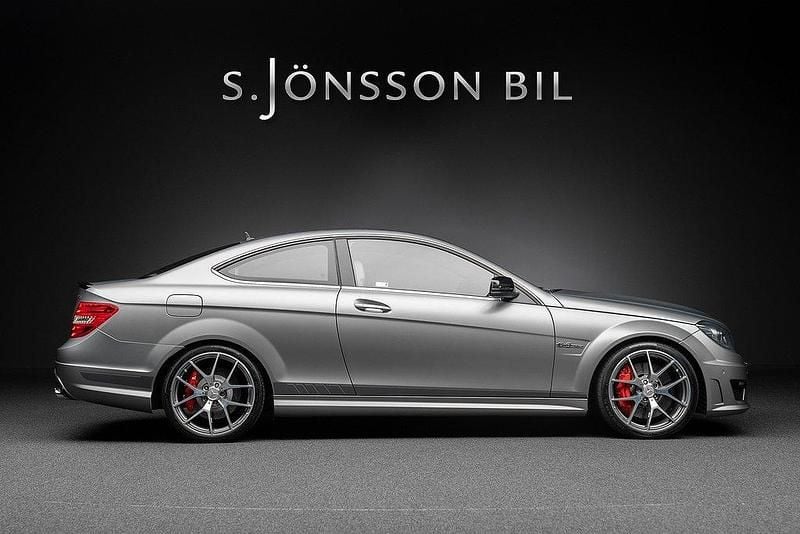 Silver Begagnad 2014 Mercedes C63 AMG AMG Sportkupé | 689 000 kr - Bild 1/4