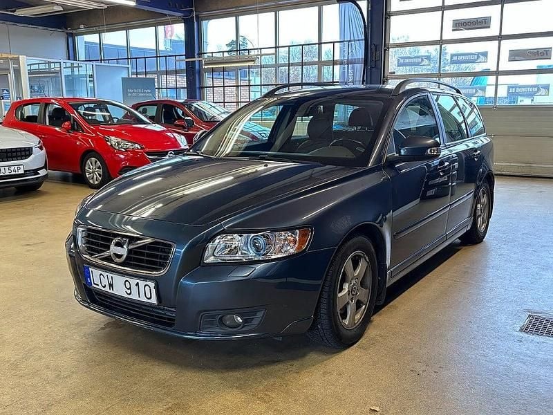 Blå Begagnad 2010 Volvo V50 Momentum Kombi | 59 900 kr (Lite dyr) - Bild 1/4
