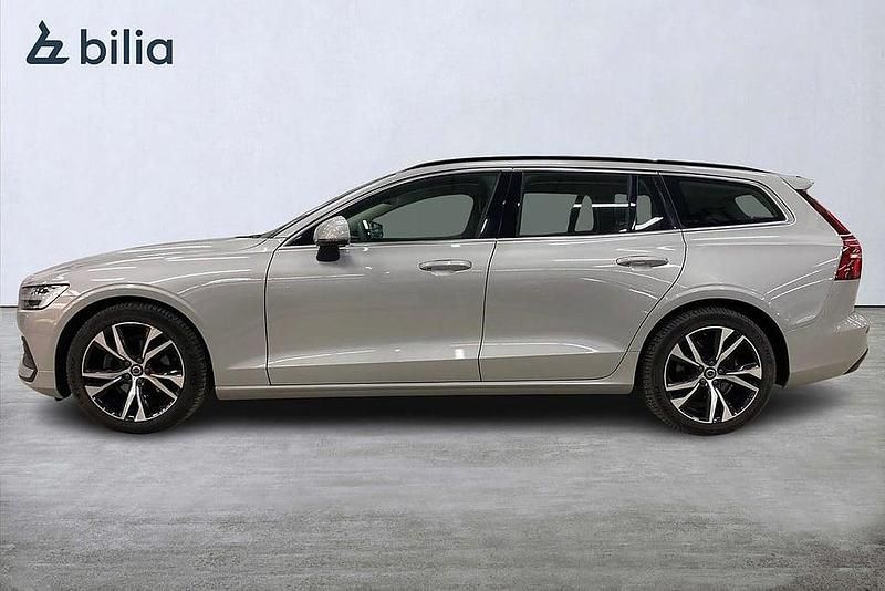 Begagnad Volvo V60 Core 200 HK (147 kW) 2022 Silver Kombi