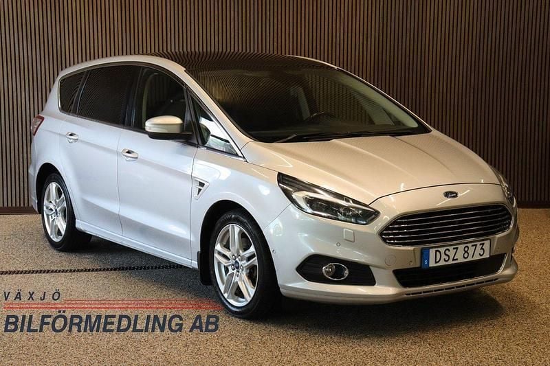 Grå Begagnad 2015 Ford S-MAX Business Edition Minibuss | 139 000 kr (Marknadspris) - Bild 1/4
