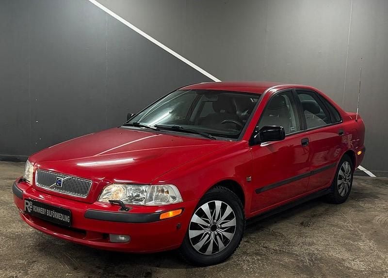 Begagnad Volvo S40 125 HK (91 kW) 2000 Röd Sedan