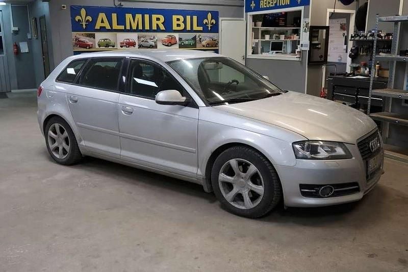 Silver Begagnad 2012 Audi A3 Comfort Halvkombi | 59 900 kr (Bra pris) - Bild 1/3