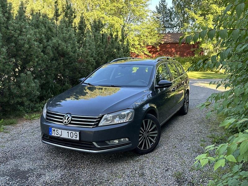 Grå Begagnad 2012 VW Passat Kombi | 54 500 kr (Bra pris) - Bild 1/4