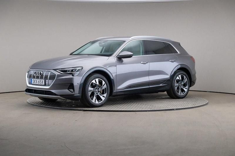 Grå Begagnad 2022 Audi e-tron Proline SUV | 349 000 kr (Superpris) - Bild 1/4