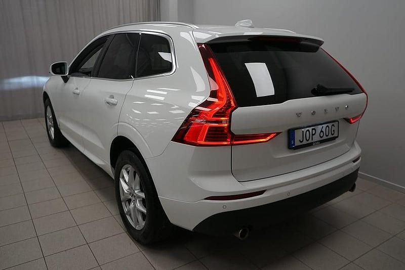 Begagnad Volvo XC60 Momentum 200 HK (147 kW) 2021 Vit SUV