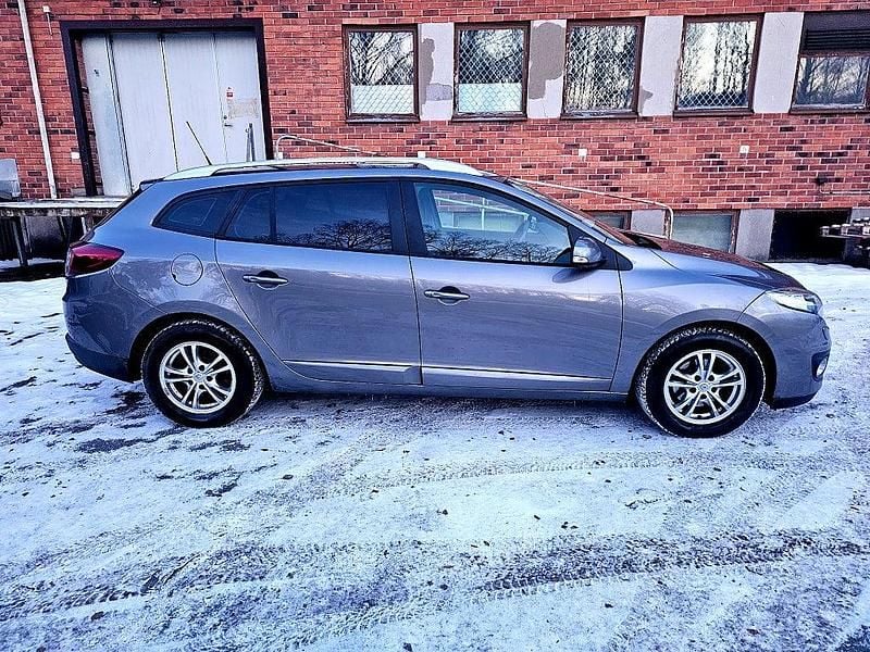 Begagnad Renault Mégane GrandTour 110 HK (80 kW) 2012 Grå Kombi