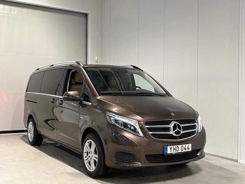 Begagnad Mercedes V250 Avantgarde 190 HK (139 kW) 2016 Ljusbrun Minibuss