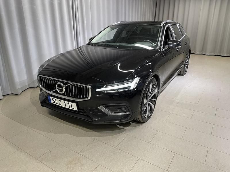 Svart Begagnad 2020 Volvo V60 Inscription Kombi | 249 900 kr (Marknadspris) - Bild 1/4