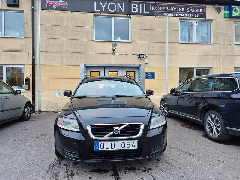 Begagnad Volvo V50 Kinetic 125 HK (91 kW) 2009 Svart Kombi