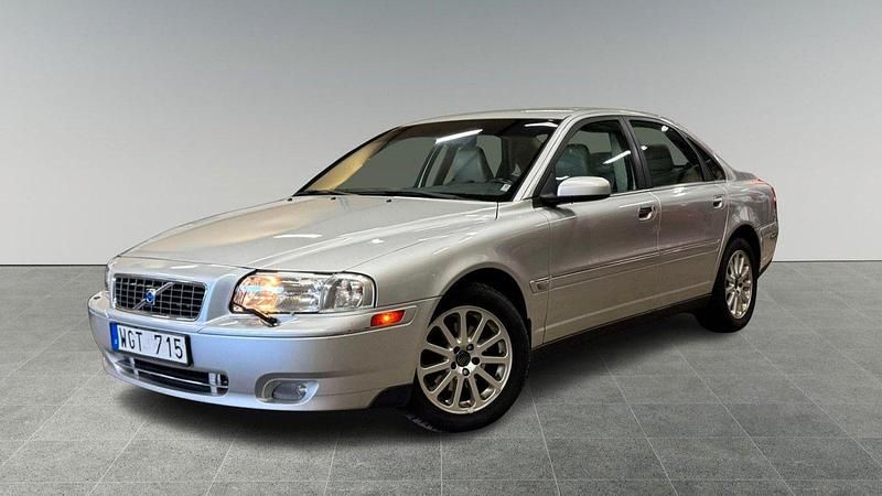 Ljusgrå Begagnad 2004 Volvo S80 Sedan | 59 900 kr (Dyr) - Bild 1/4