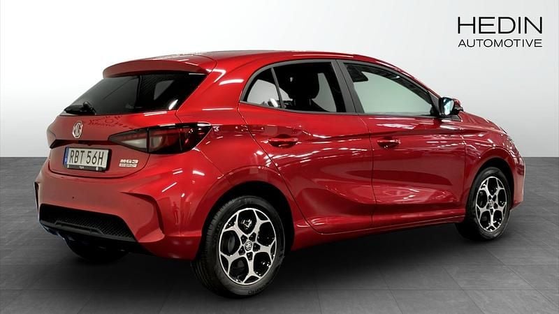 Begagnad MG MG3 Luxury 190 HK (139 kW) 2024 Röd Halvkombi