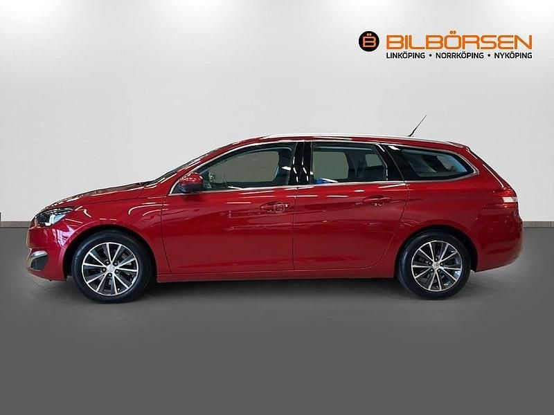 Begagnad Peugeot 308 SW 150 HK (110 kW) 2016 Ljusröd Kombi