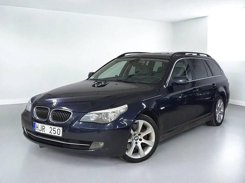 Blå Begagnad 2008 BMW 535 Kombi | 109 900 kr (Marknadspris) - Bild 1/4