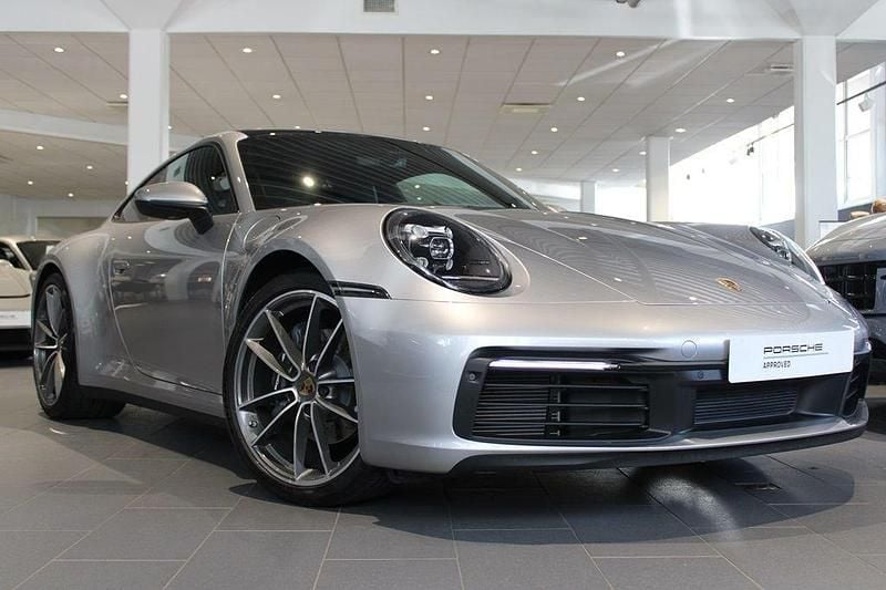Silver Begagnad 2023 Porsche 911 Carrera Sportkupé | 1 425 000 kr (Marknadspris) - Bild 1/4
