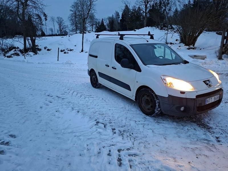 Begagnad 2011 Peugeot Partner Minibuss | 33 000 kr (Bra pris) - Bild 1/3