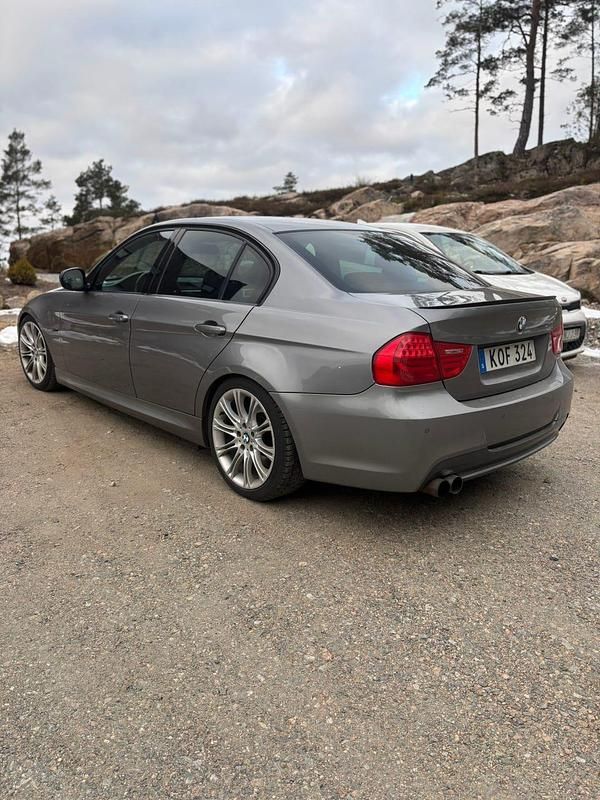 Begagnad BMW 325 M Sport 197 HK (144 kW) 2010 Sedan